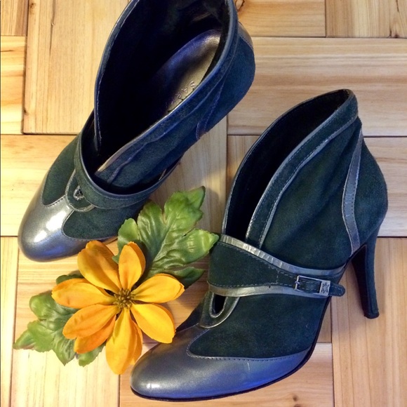 Sarkany Shoes - ⬇️⬇️⬇️SPECIAL SALEWomen Green suede shoes size 8.